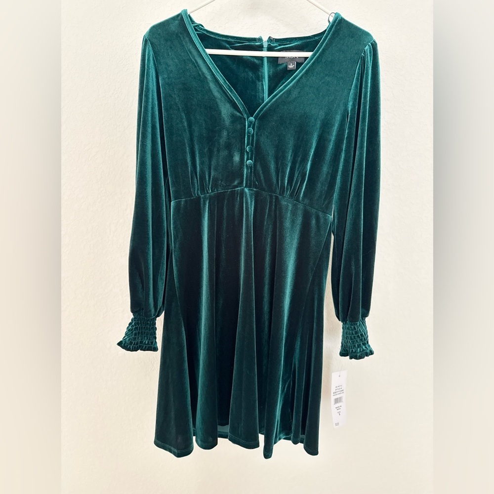 MSK Emerald Green Velvet Long Sleeve Dress
